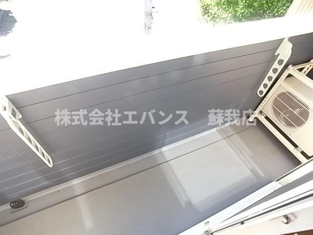 バルコニー　外からの目が気にならないバルコニーで洗濯物が干せます