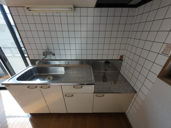 キッチン　※別部屋の写真です