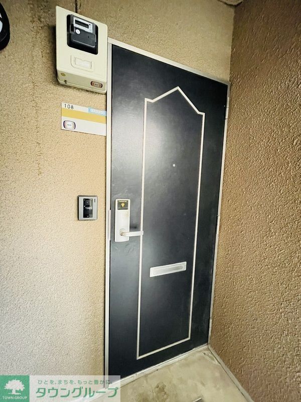 グランドール上北沢の玄関写真