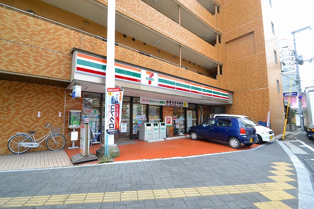 コンビニ　セブンイレブン広島若草町店（コンビニ）まで165m