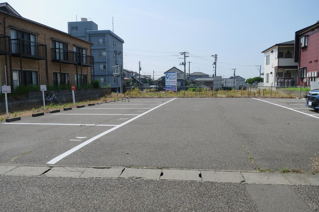 【サンシャインみなみの駐車場】