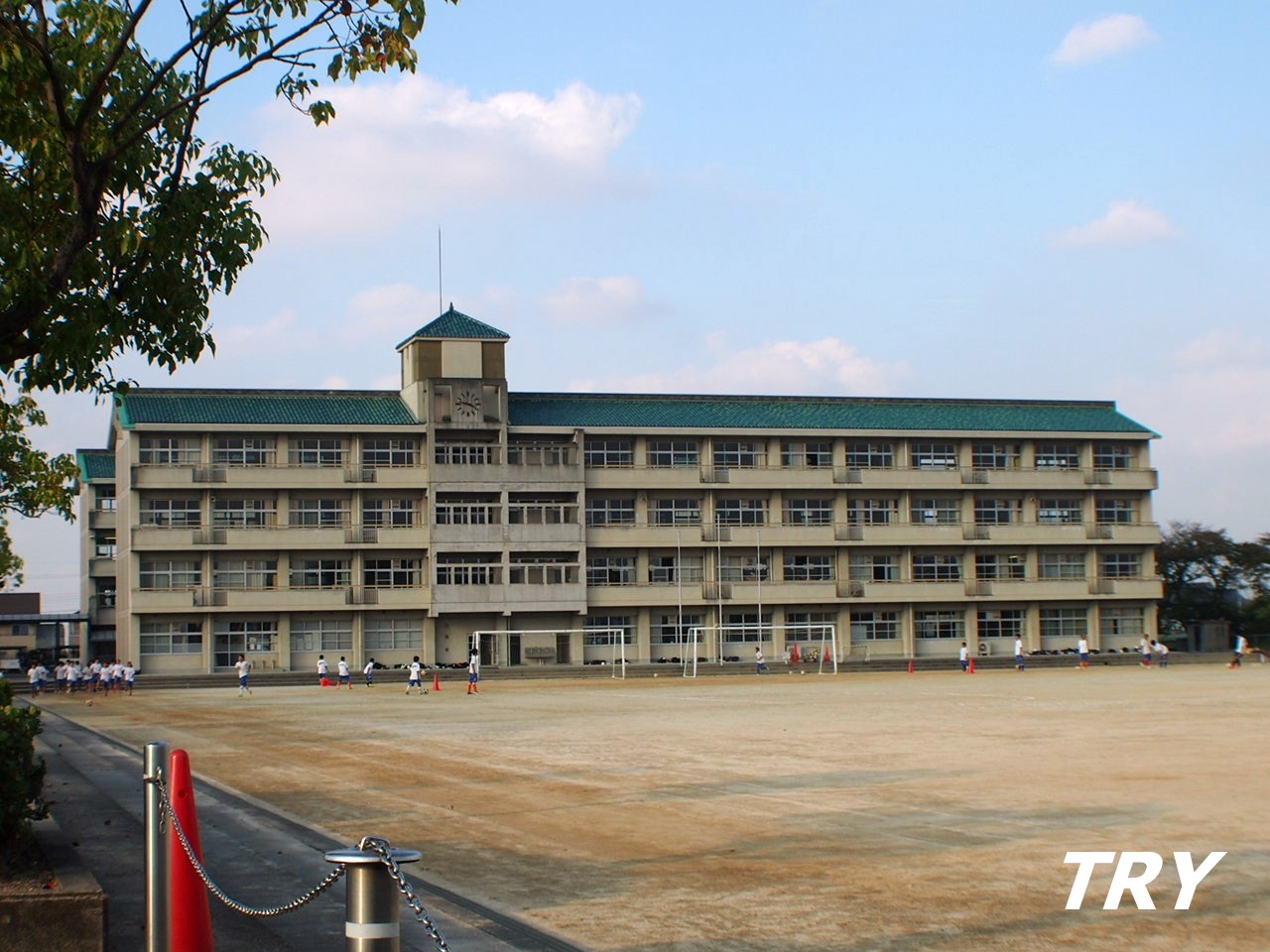 中学校　広陵町立広陵中学校（中学校）まで1627m