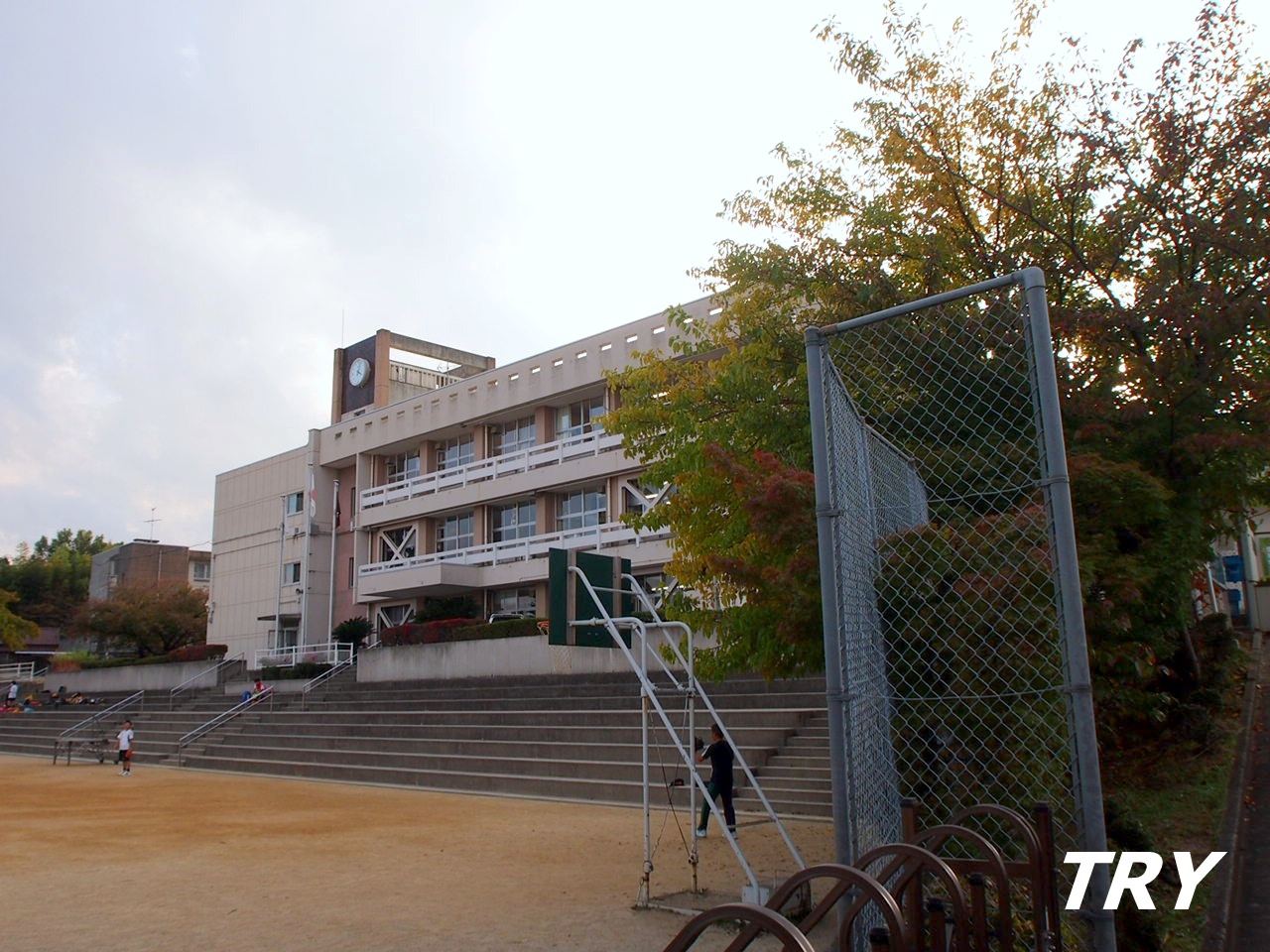 小学校　広陵町立広陵西小学校（小学校）まで722m