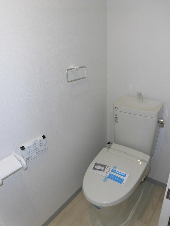 ＪＲ山陽本線 東加古川駅 徒歩2分 3階建 築10年のトイレ写真