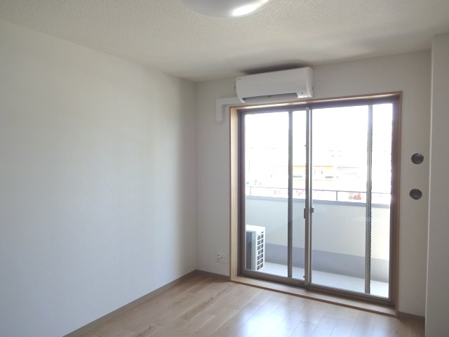 居室・リビング　別室の写真使用