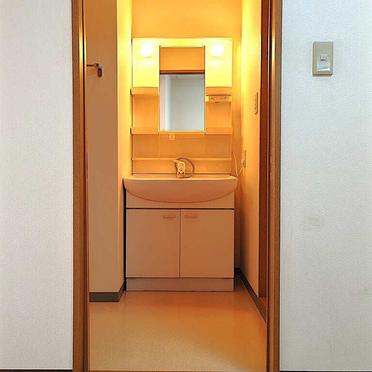 洗面設備　シャンプードレッサ付き洗面洗面台！身だしなみ時間も快適です♪