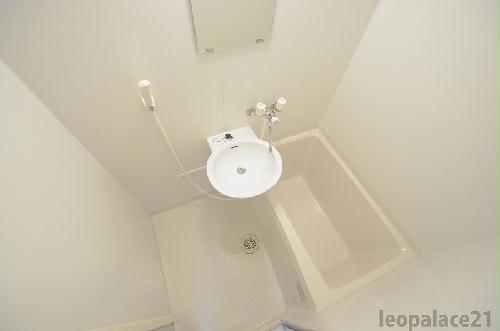 バス・シャワールーム　設備・仕様は号室により異なる為、現況を優先致します。