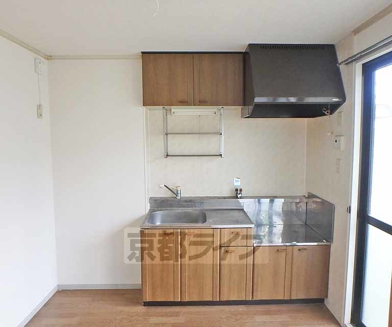 キッチン　キッチン上部は収納になっていますよ