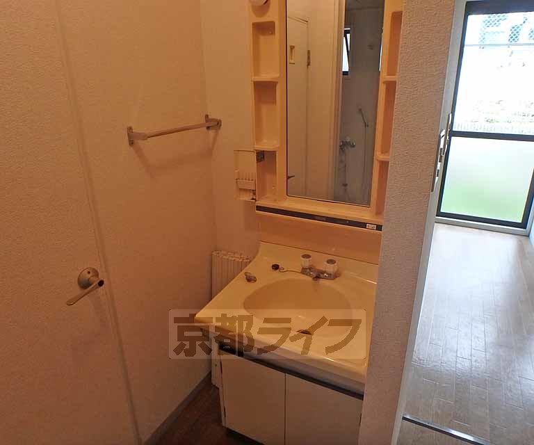 洗面設備　朝の支度はこちらでどうぞ