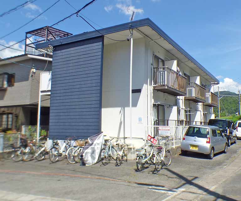 京都市左京区上高野山ノ橋町のアパートの建物外観