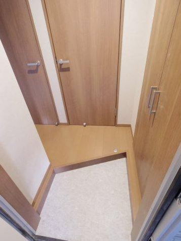 玄関　※同物件、別部屋になります。