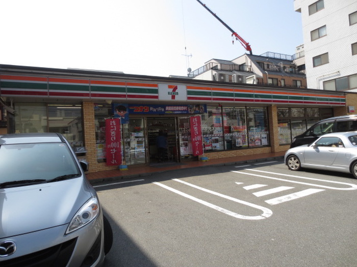 コンビニ　セブンイレブン（コンビニ）まで488m
