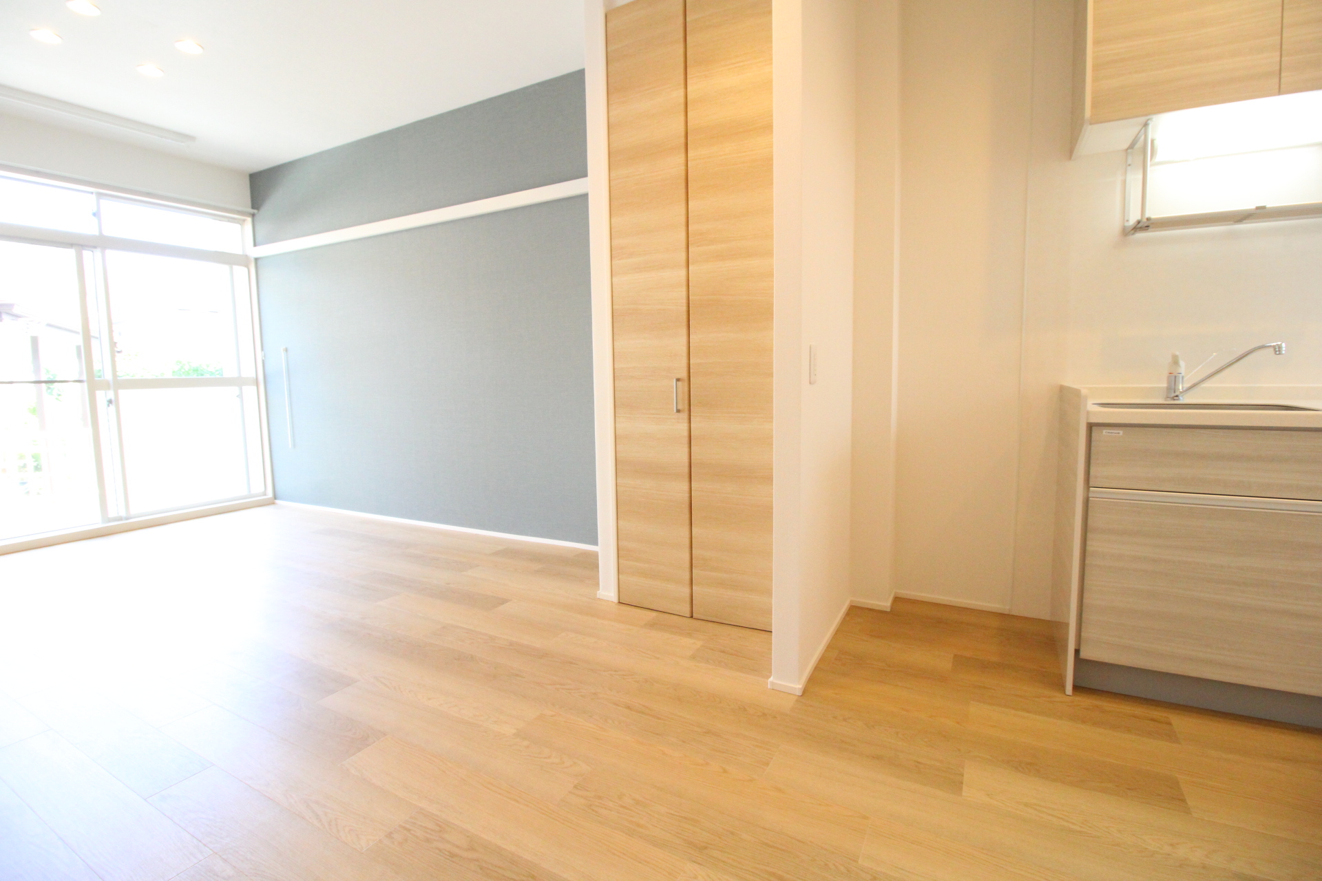 居室・リビング　LDKにはエアコン・ホスクリーン完備！！