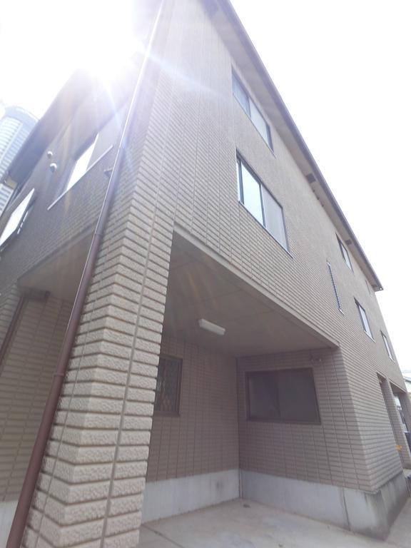 建物外観　タイル張りのおしゃれな外観♪