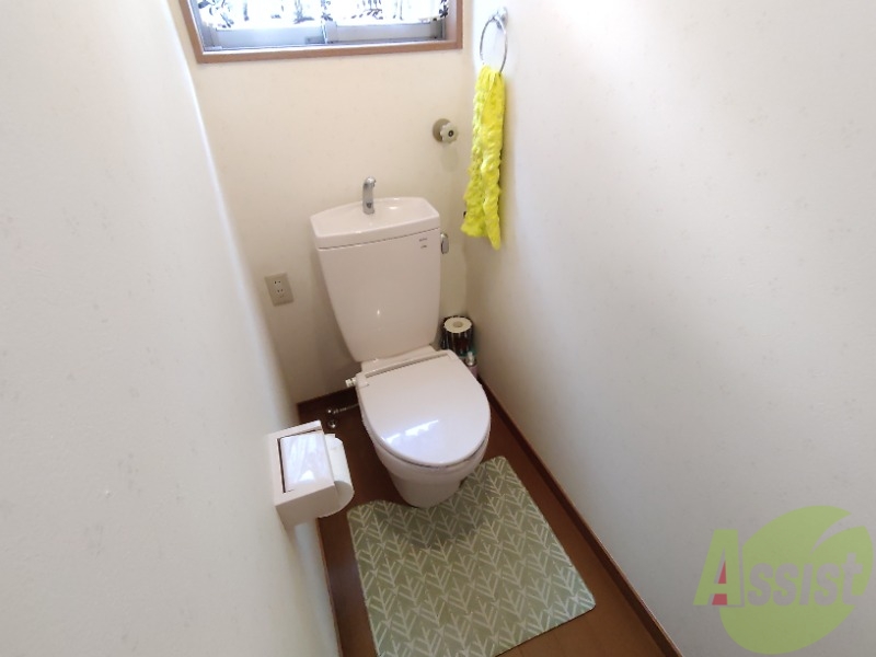 トイレ　トイレは温水便座です。寒い冬でも安心ですね。