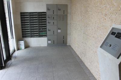 ロビー　家具家電付きセットアップ賃貸。