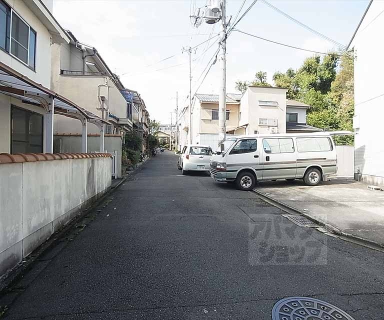 その他　前面道路です。