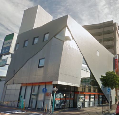 銀行　西日本シティ銀行三萩野支店（銀行）まで717m