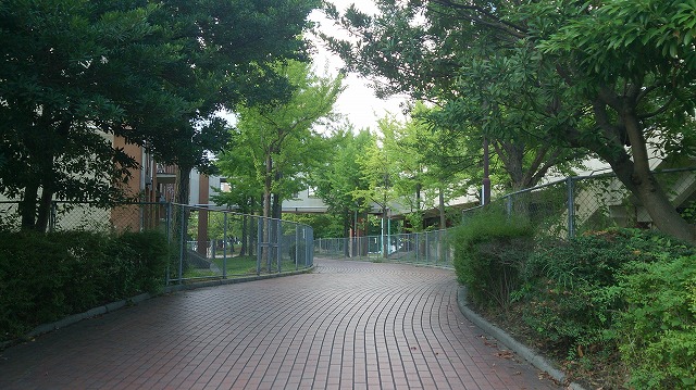中学校　名古屋市立大高中学校（中学校）まで965m