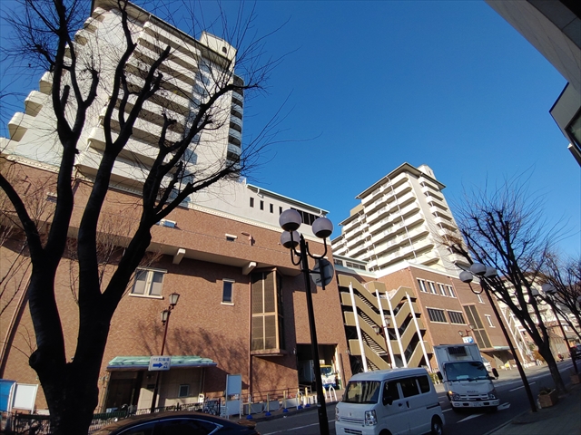 ショッピングセンター　ラポルテ東館（ショッピングセンター）まで218m