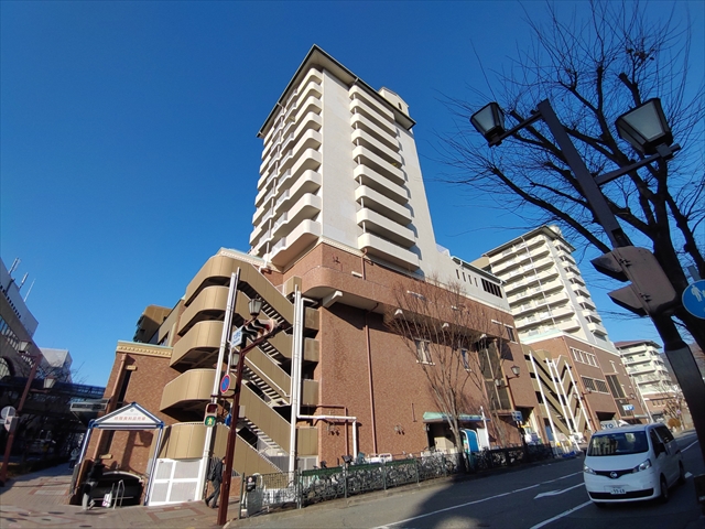 スーパー　コープデイズ芦屋（スーパー）まで215m