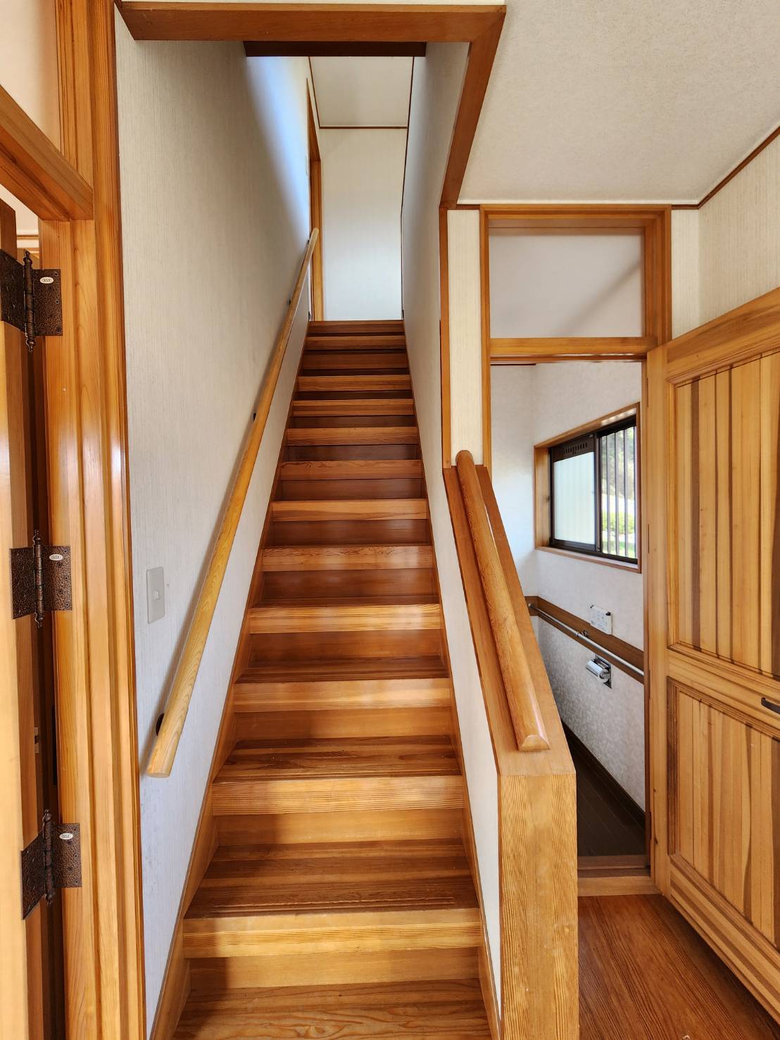 その他設備　階段