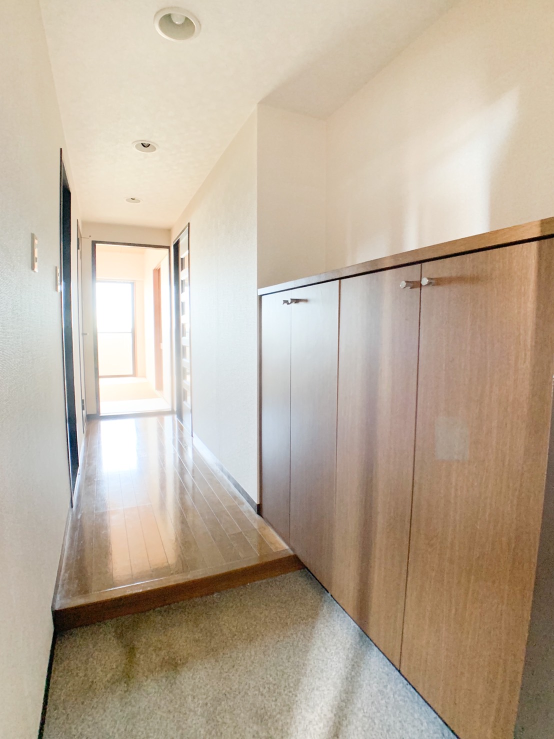 玄関　参考写真