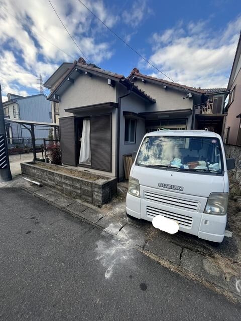 愛西市西保町貸家の建物外観