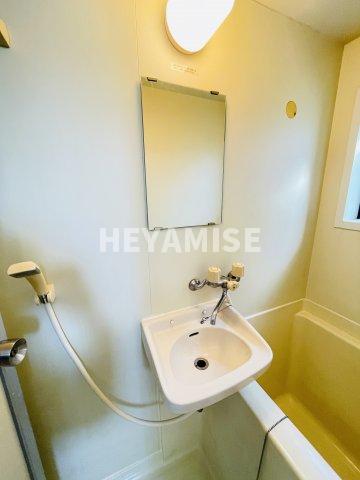 洗面設備　※同物件反転タイプの写真でございます※現況を優先します※