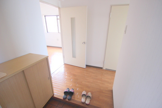 玄関　※別部屋の写真です