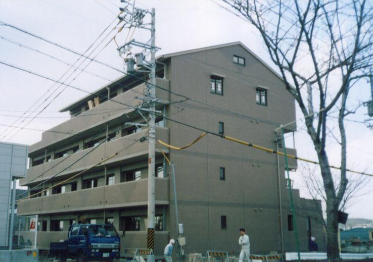 名古屋市天白区元植田のマンションの建物外観