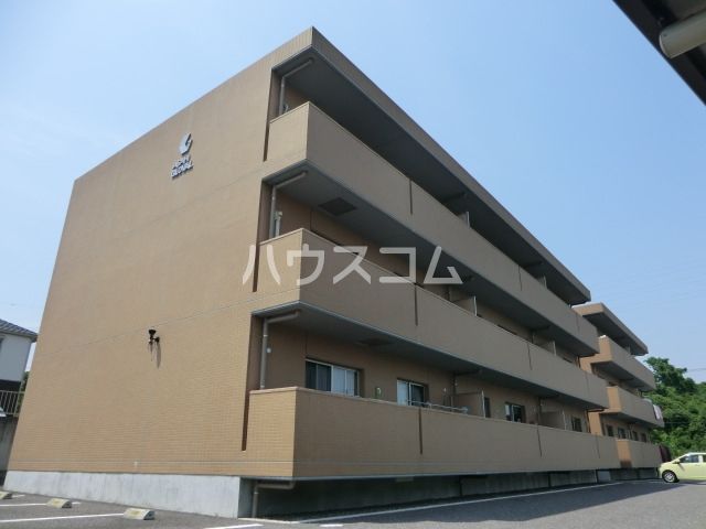 亀山市川合町のマンションの建物外観