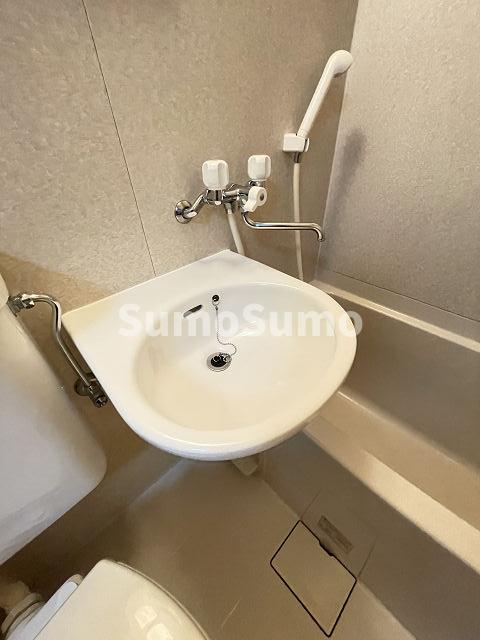 洗面設備　スペースが確保できる洗面所です