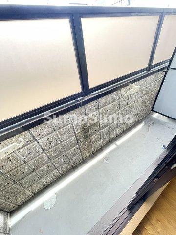 バルコニー　外からの目が気にならないバルコニーで洗濯物が干せます