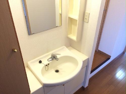 洗面設備　女性に人気の独立洗面台付きです