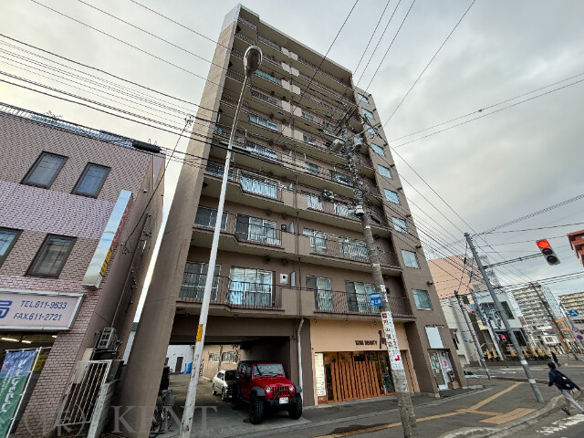 プレジデント円山の建物外観