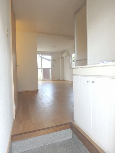 玄関　下駄箱付き！