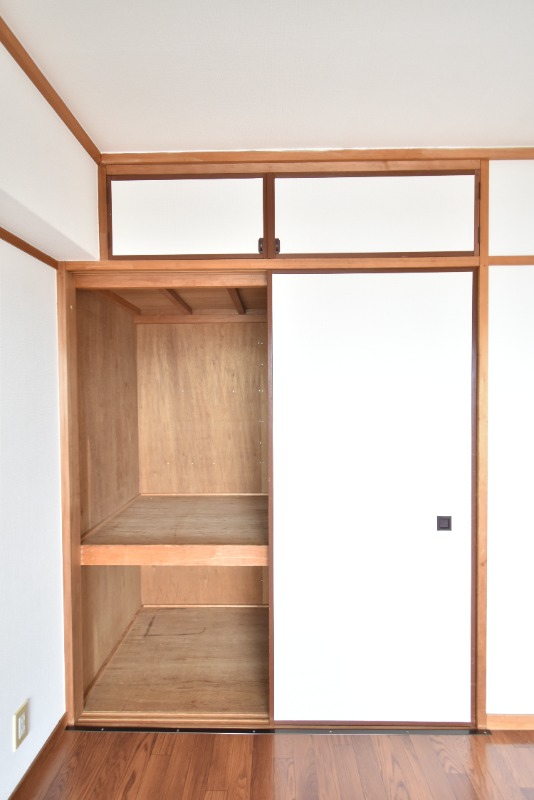 収納　押し入れ