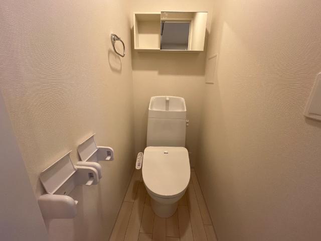 トイレ　トイレ