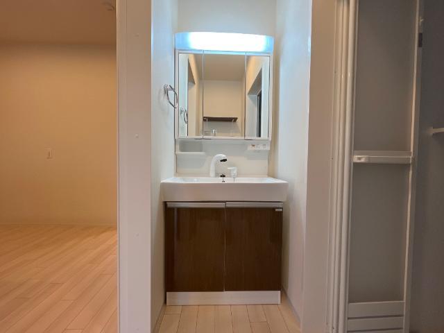 洗面設備　シャンプードレッサー