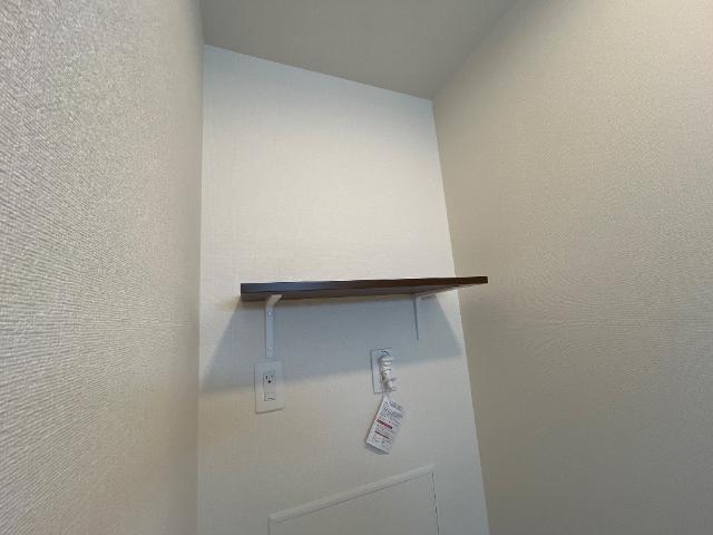その他　洗濯機置場上部の棚