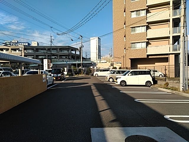 【三島郡島本町高浜のマンションの駐車場】