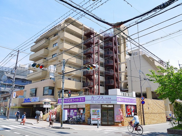 【奈良市三条大宮町のマンションのスーパー】