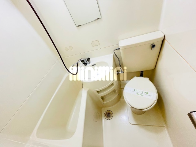 バス・シャワールーム　一日の疲れをいやすバスルームです