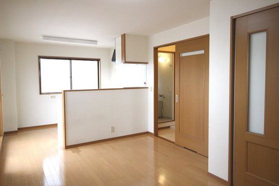 居室・リビング　※他号室の写真です