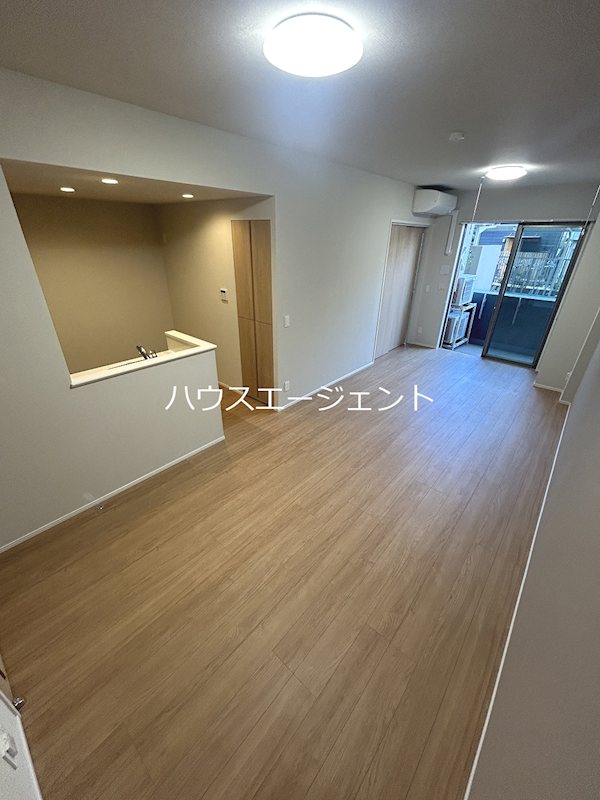 居室・リビング　明るいお部屋です