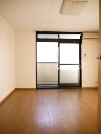 居室・リビング　2階はカーペットになります。