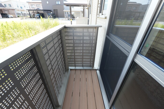 バルコニー　陽当たり良好なバルコニーです