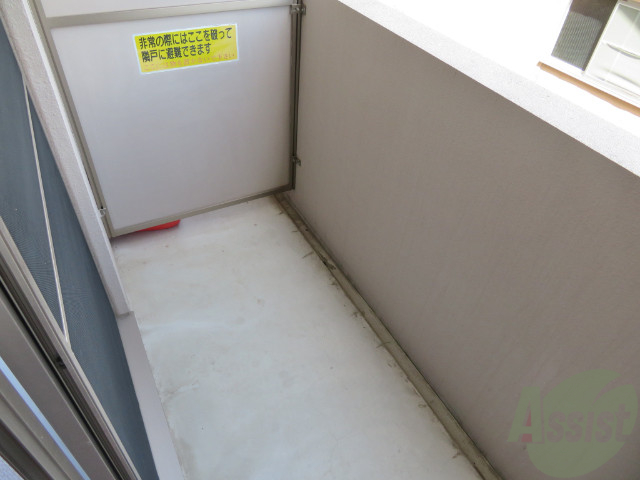 バルコニー　バルコニーは洗濯物を干すスペースがあります。