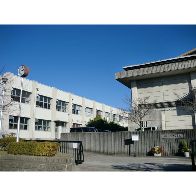 中学校　青山中学校（中学校）まで1510m